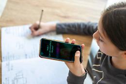 Scuola e intelligenza artificiale, a Torino stop temporaneo a ChatGPT e Gemini