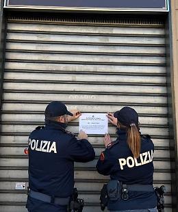 Torino, quartiere Aurora, controlli &ldquo;Alto Impatto&rdquo; della polizia, sospesa licenza a una gastronomia