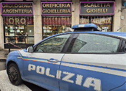 Svaligiata la gioielleria di Santa Rita: portati via gioielli e denaro