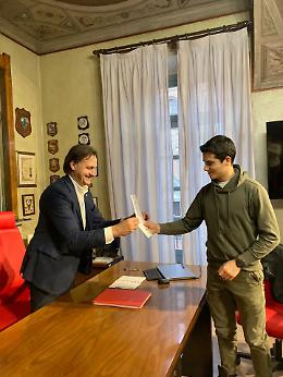 Volpiano festeggia Loris Pisarro a 13 anni primo posto agli italiani di sollevamento pesi