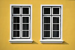 Cade da una finestra e muore dopo mesi di coma: chiesti due anni per l&rsquo;amico