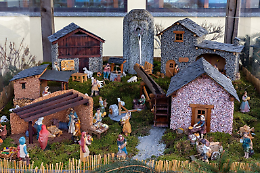 Presepi sull'acqua: 71 capolavori nella patria dell'analcolico "biondo"