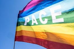 Ivrea non si arrende: duecento presenze in piazza e l'appello dei bambini per la pace