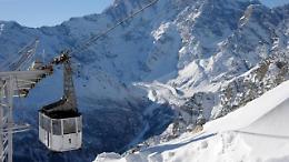 Incidente alla funivia di Macugnaga : due feriti e cento persone bloccate