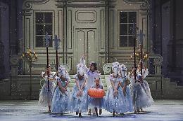 &ldquo;La Cenerentola&rdquo; moderna e colta  parla ai giovani tra musica e perdono