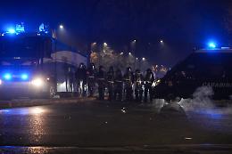 Anno nuovo, scontri di sempre: quattro carabinieri feriti al corteo pro Askatasuna