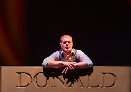 Stefano Massini: "Trump e la sua storia: ecco chi &egrave; Donald"