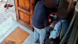 Furti agli anziani ai bancomat: arrestato a Pinerolo un 37enne