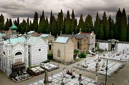Distanze cimiteriali, approvata la revisione proposta dal Piemonte
