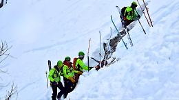Tre valanghe in due ore sulle montagne piemontesi: due morti e due feriti 