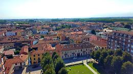 Via Pipino, addio degrado: Vinovo ridisegna i margini della strada