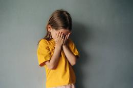 Bambini di carta: promesse politiche e diritti negletti