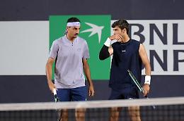 Salto doppio per Lorenzo Musetti e Lorenzo Sonego, la vittoria nei quarti a Hong Kong vale l'accesso alla finale