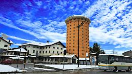 Sestriere: dopo la torre, irregolarit&agrave; anche in locali e ristoranti. &laquo;E non sappiamo quando l&rsquo;hotel riaprir&agrave;&raquo;