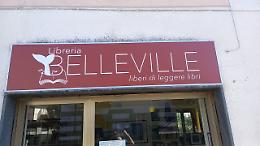 Insulti e minacce in libreria: strappato il cartello antifascista alla Belleville di Bruino