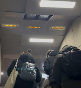 Porta Susa, "crolla" un pezzo di soffitto - IL VIDEO