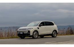 Leapmotor, arriva in Italia la B10 REEV Hybrid. Ecco perch&eacute; svela la nuova strategia di Stellantis