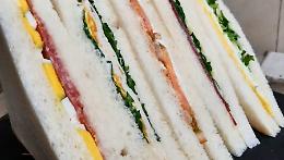 Torino, la patria del tramezzino, ecco la storia del &ldquo;paninetto&rdquo; e i cinque posti da non perdere