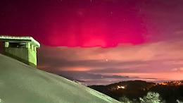 &Egrave; tornata l'aurora boreale. Cielo viola e rosa sul Piemonte e sul nord Italia