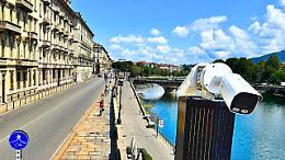 Il Grande Fratello non si spegne mai: sui Murazzi ora veglia una telecamera a energia solare 