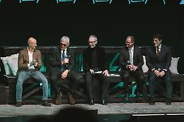 Da Spalletti a Elkann, da Buffon a Chiellini: un pienone di emozioni (e ricordi) per la serata al Teatro Regio dedicata a Vialli