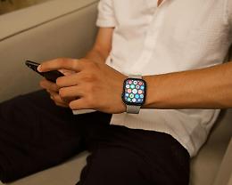Smartwatch del futuro: l&rsquo;intelligenza artificiale ora legge lo stress in tempo reale