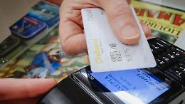 Clona una carta carburante della polizia, 25enne ai domiciliari a Torino