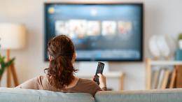 Ascolti tv 25 gennaio: "Prima di Noi" chiude la stagione, "Chi vuol essere milionario?" torna in prima serata