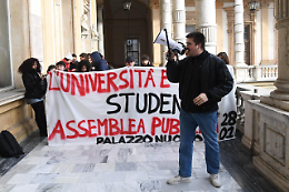 Presidio dei collettivi, Senato sospeso. L'Universit&agrave;: &laquo;Condanniamo atti intimidatori&raquo;