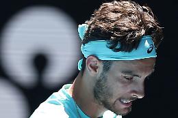 Che disdetta Lorenzo Musetti, &egrave; avanti per due set a zero contro Novak Djokovic ed &egrave; costretto al ritiro