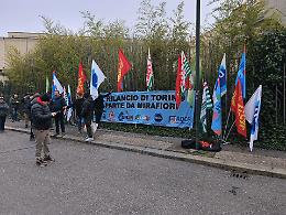 Stellantis e l&rsquo;Algeria, i sindacati in presidio: &laquo;Che messaggio &egrave; questo per tutto l&rsquo;indotto torinese?&raquo;