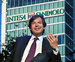 Intesa Sanpaolo, Messina chiude (definitivamente) al Risiko: &laquo;Siamo su un pianeta diverso&raquo;
