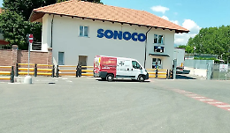 Travolti da un cancello nella cartiera, due operai in ospedale