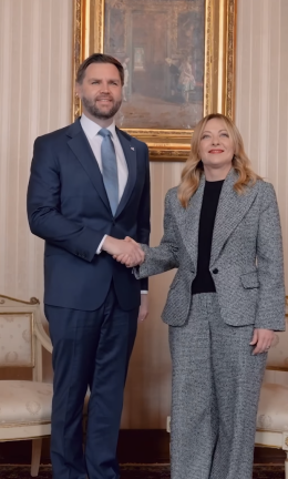 &ldquo;Innamorato del tartufo e dei vini di Alba&rdquo;: Vance a pranzo con Meloni