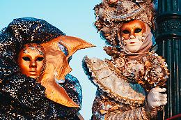 Non solo carri allegorici: ecco gli 8 Carnevali pi&ugrave; insoliti e affascinanti d&rsquo;Italia