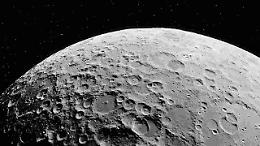 SpaceX punta la Luna: il sogno di Marte passa in secondo piano