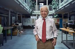 Zichichi e l&rsquo;evoluzione: la sfida del fisico al metodo scientifico moderno