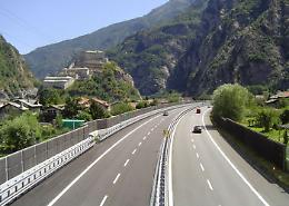 A5, nuove chiusure notturne verso Torino: stop tra Scarmagno, San Giorgio e Volpiano
