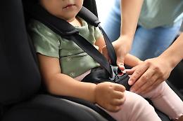 Avigliana, bimba chiusa in auto: salvataggio lampo dei Vigili del Fuoco