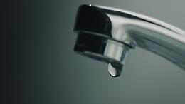 Allarme legionella a Collegno: acqua chiusa in due palazzine per la sanificazione