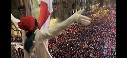 Ivrea, stasera l'affaccio della Mugnaia dal balcone municipale