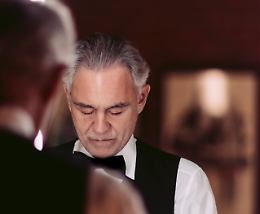 Andrea Bocelli super ospite della finale del Festival di Sanremo dove mancava da sette anni