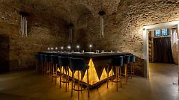 Torino, il ristorante stellato dove si mangia con le mani e si dimentica il bon-ton