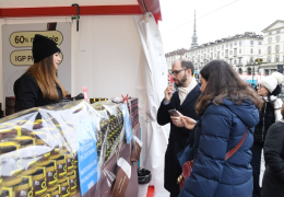 Torino capitale del cioccolato: in 200mila in piazza Vittorio
