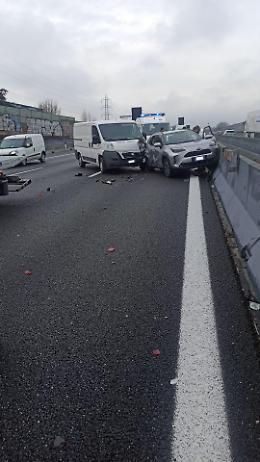 Incidente sulla tangenziale nord di Torino: code e un ferito a Collegno verso Milano