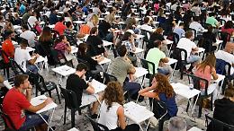 Concorso notarile, le giustificazioni dei notai: santi, giorni di correzione e commenti online