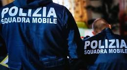 Blitz della polizia a Rivoli: sventata tentata rapina a un&rsquo;anziana in piazza Cavallero
