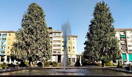 Cuneo, blindata Piazza Europa: &egrave; scontro totale tra ruspe e ambientalisti