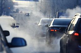 Smog, da oggi scatta il semaforo arancione: stop ai diesel Euro 5