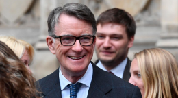 Caso Epstein, arrestato e rilasciato su cauzione l&rsquo;ex ambasciatore Peter Mandelson